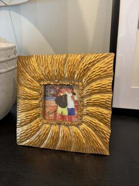 Terragrafics goldtone photo picture frame square chunky textured 3" square